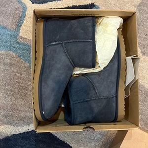 Woman ugh mini boots size 12 never worn